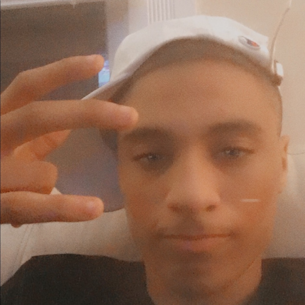 Meet your Posher, Derrick